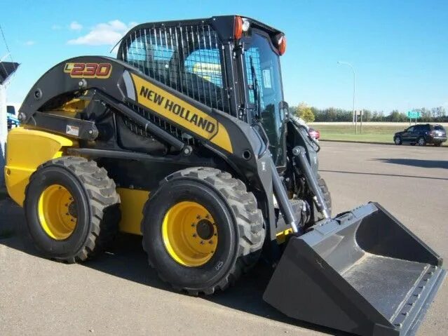 Трактор нью холланд 5. Ремонт new holland. Ремонт new holland. Xgma экскаватор. Распределитель нью холланд 115.