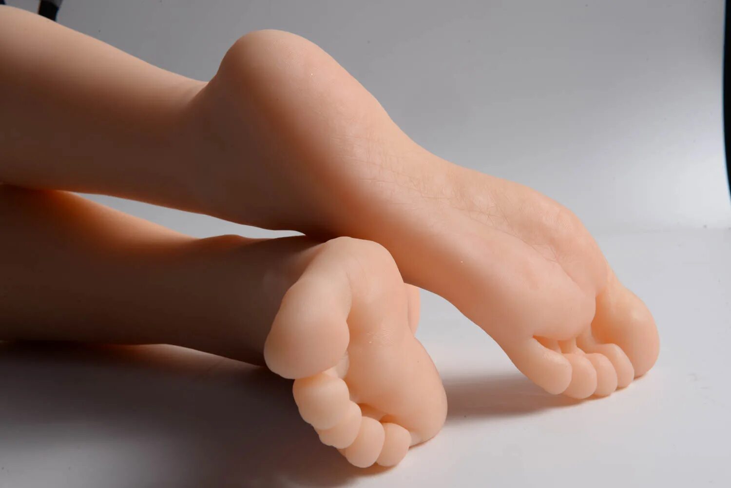 Фута кукла. Резиновые ступни. Foot dolls. Женская стопа красный маникюр. Foot dolls.