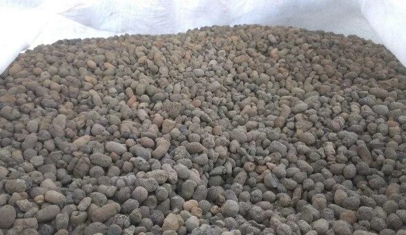 Можно ли использовать керамзит вместо щебня. 4620754590310 керамзит. керамзит фасованный. керамзит куча.