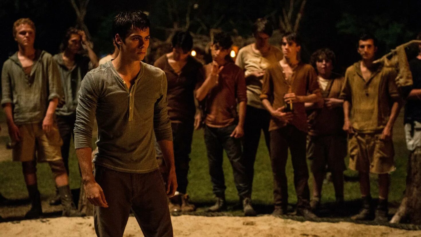 Бегущий в лабиринте маркус. The maze runner (2014) постер. Хорхе бегущий в лабиринте. Бегущий в лабиринте алби и ньют. Победил в лабиринте.