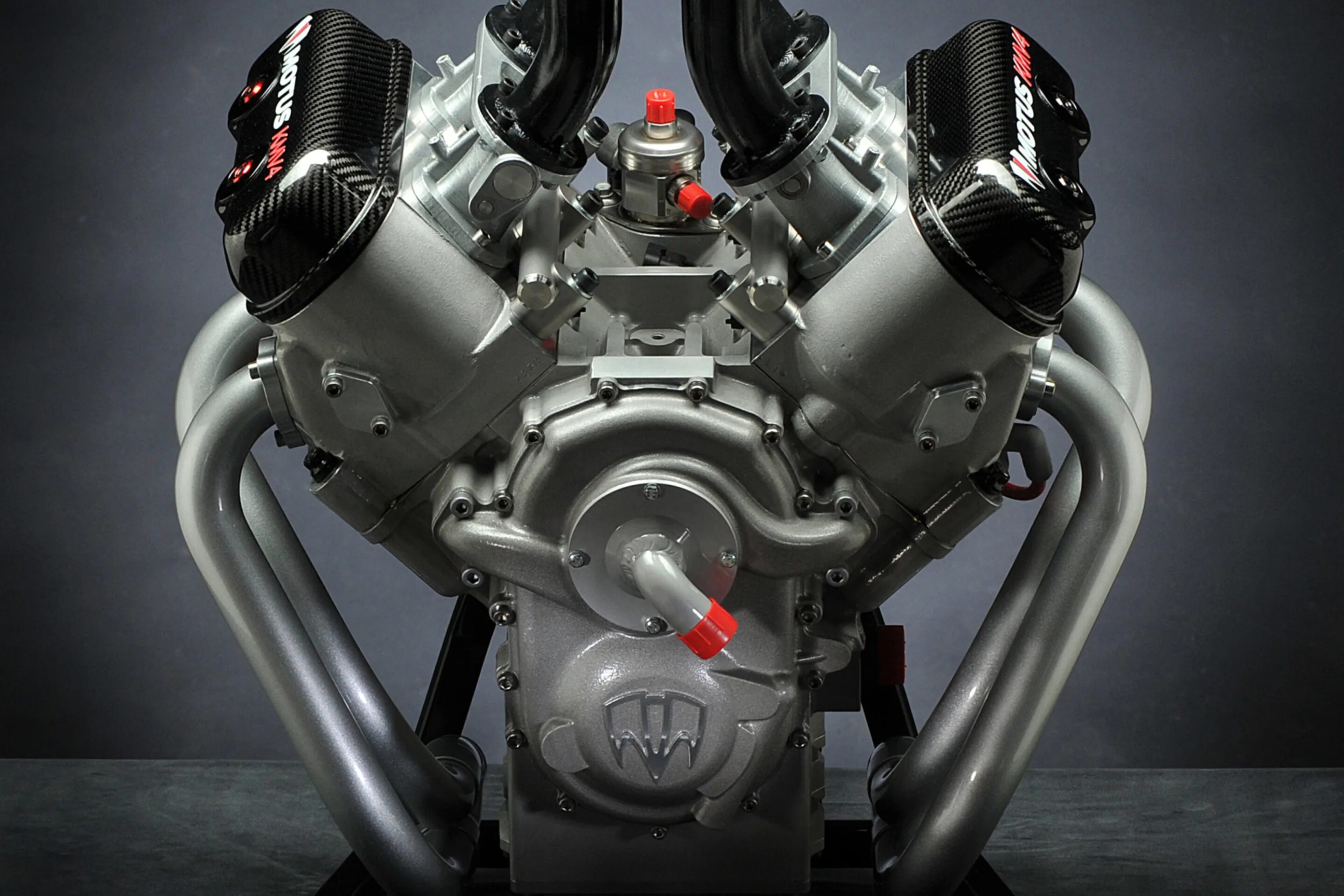 Мотор Дукати v8. Honda v4 engine. Motus v4 gearbox. Мотодвигатель v4.