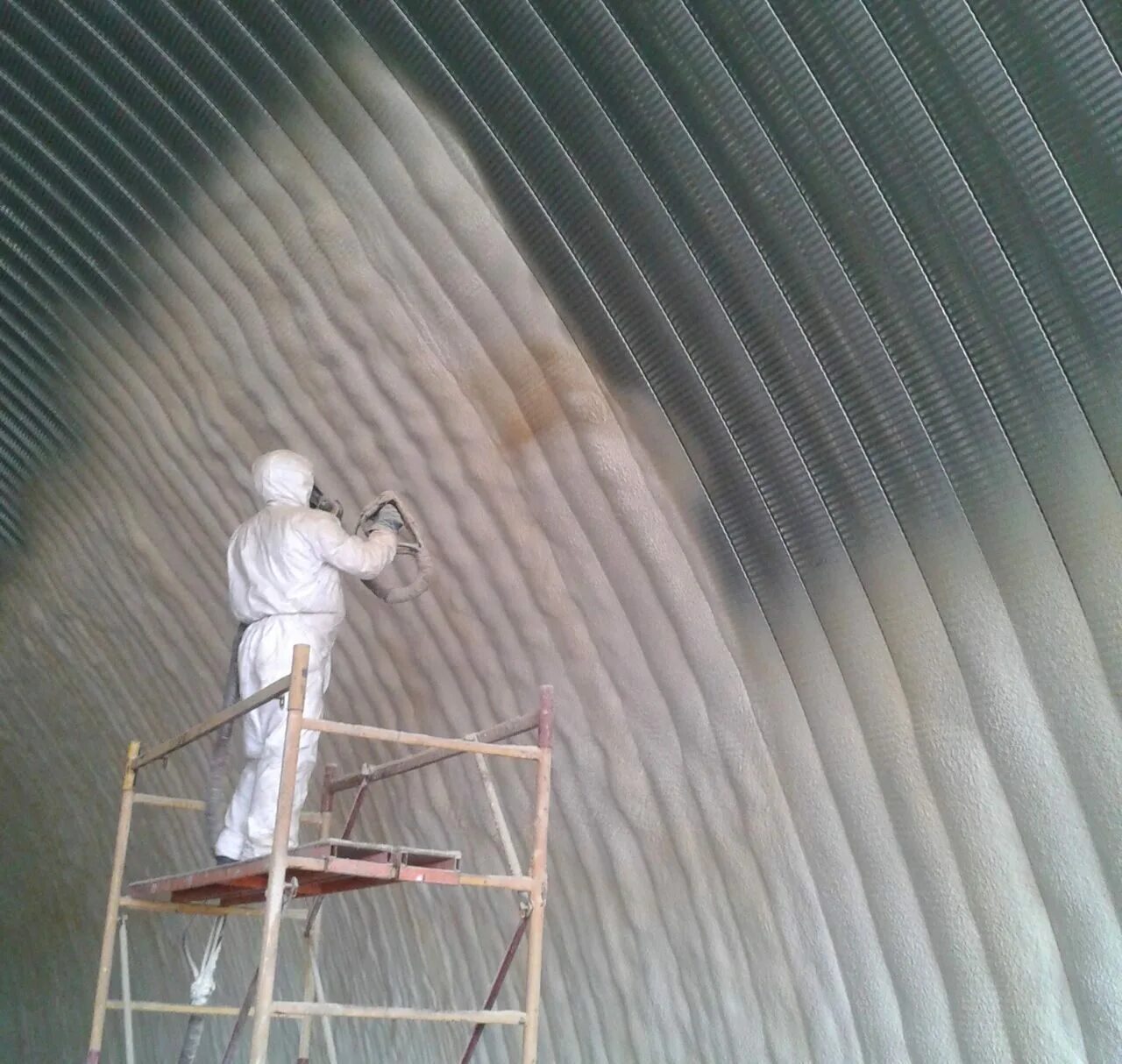 напыляемая теплоизоляция ппу. напыляемая теплоизоляция ппу. пенополиуретан (ппу) полимер вилан-405. напыляемый утеплитель ппу. напыляемые: пенополиуретан, пеноизол, эковата.