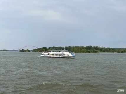На реке организованы теплоходные туры выходного дня