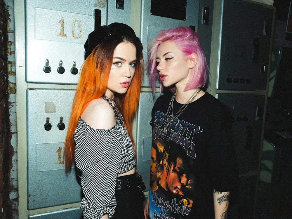 Кис ис. Кис корпоративные информационные системы. Кис корпоративные информационные системы. Вокалистка группы кис кис. Кис ис.