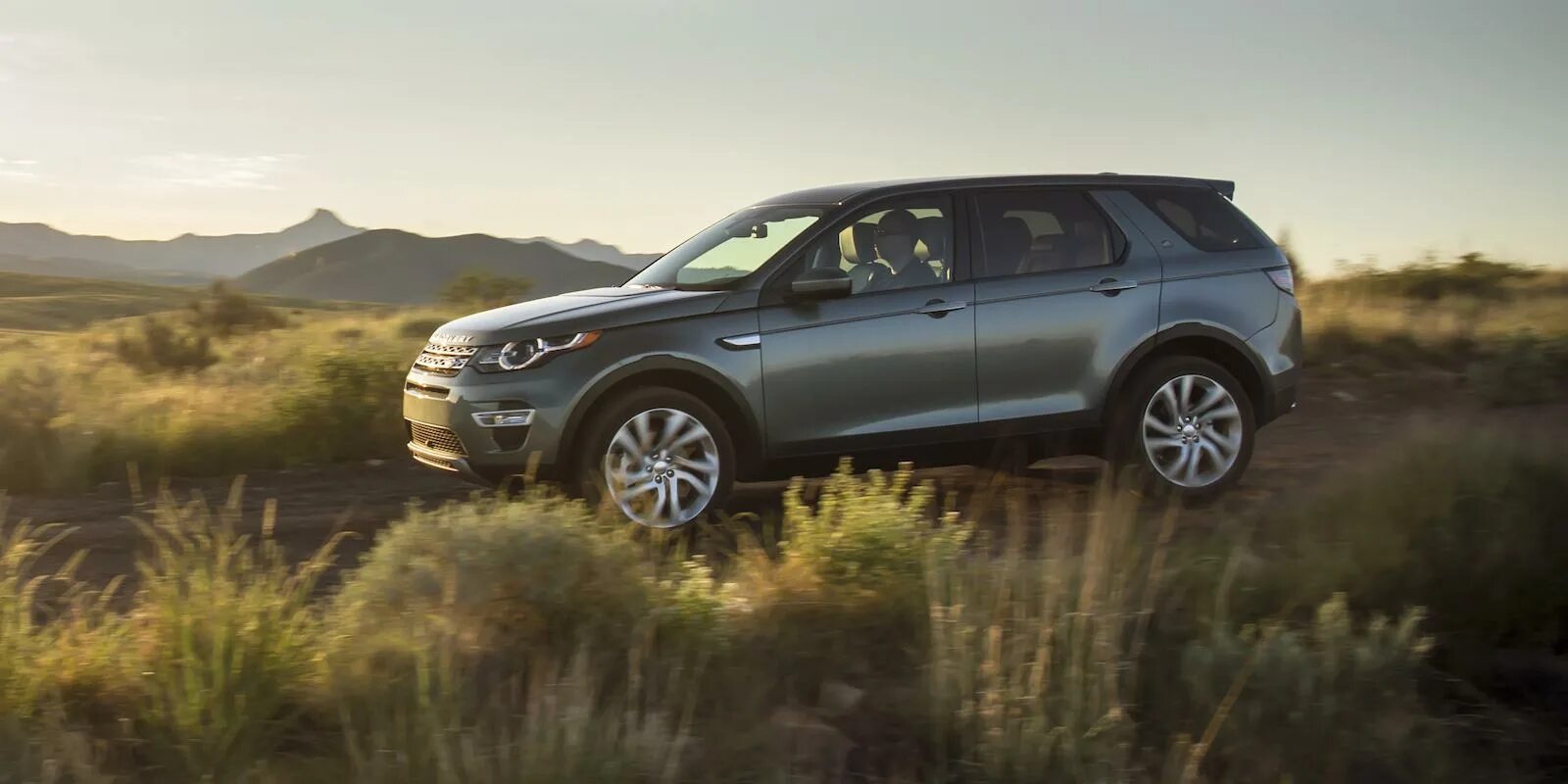 Land rover discovery sport tuning. Discovery sport carpathian grey 2021. Land rover discovery sport 2. Land rover discovery 5 2020. Диски дискавери спорт.
