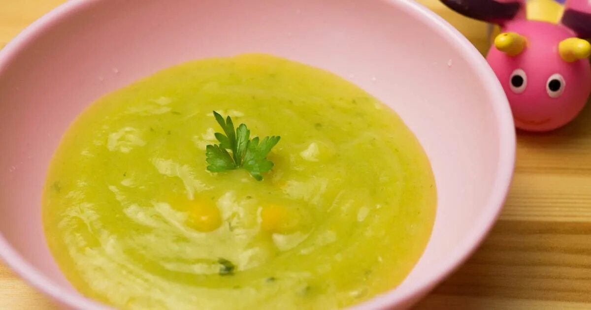 Суп для малышей до года. Овощной суп-пюре для ребенка. Супчик пюре для ребенка. Суп пюре для детей до года. Овощное суп пюре детское.