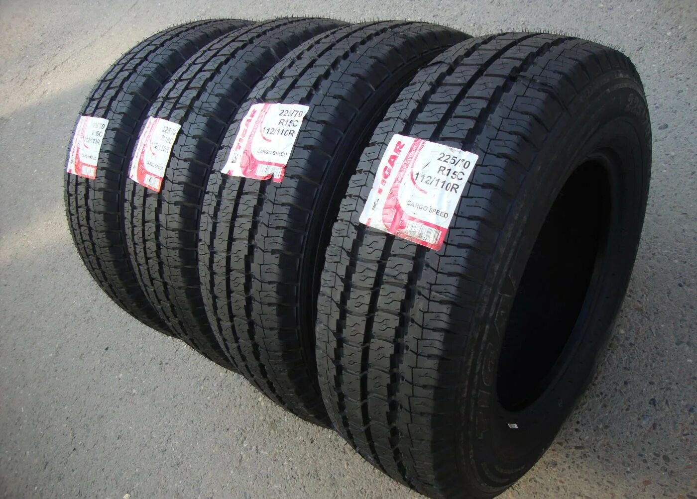 Шины cargo. C 195/70r15c Tigar Cargo Speed 104/102r. Tigar Cargo Speed 225/70r15c. Tigar CARGOSPEED 225/70 r15 лето. 225/70 R15c Tigar Cargo Speed 112/110r всесезон.