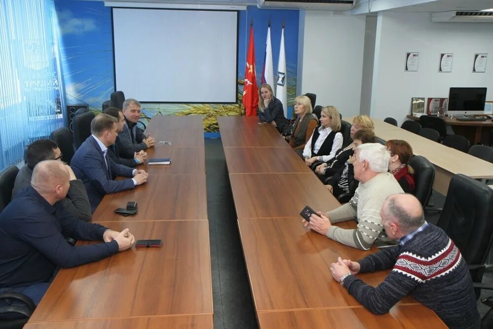 Кдц азот. КДЦ азот Новомосковск. Новомосковск азот совет ветеранов. Директора НАК азот Новомосковск. Учебный центр азот.