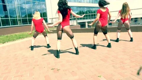 Twerk red
