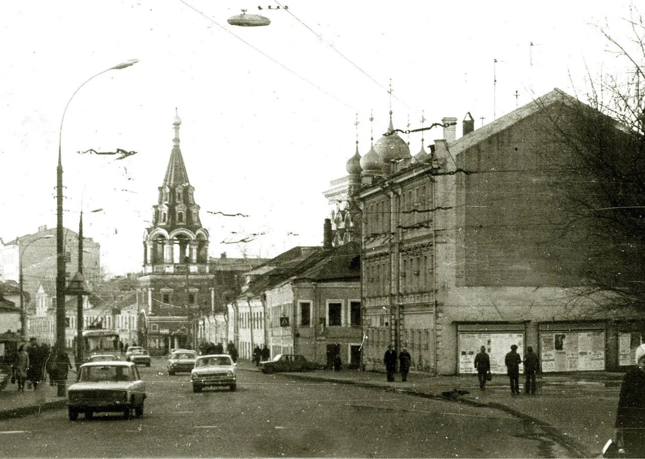 Абрамов большая полянка. Большая Полянка дом 45 история. Большая Полянка 9 история дома. Москва ул большая Полянка в 50-е годы. Большая Полянка старые фото.