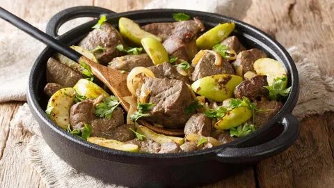 Куриная печень с яблоками