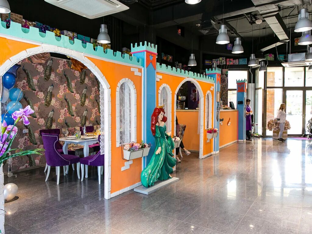 клуб тукан в бархатных сезонах. детский центр сочи адлер оранж. детское кафе в адлере. детский клуб сочи. детский клуб сочи.