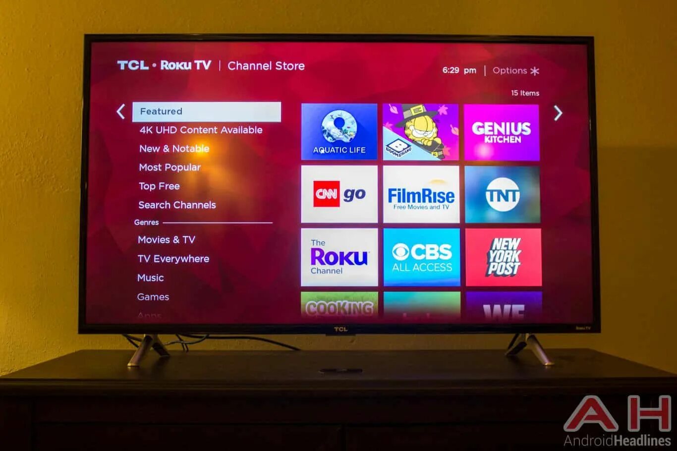 Tcl установка. Телевизор tcl смарт тв. iptv на телевизоре tcl. ютуб против телевизора.
