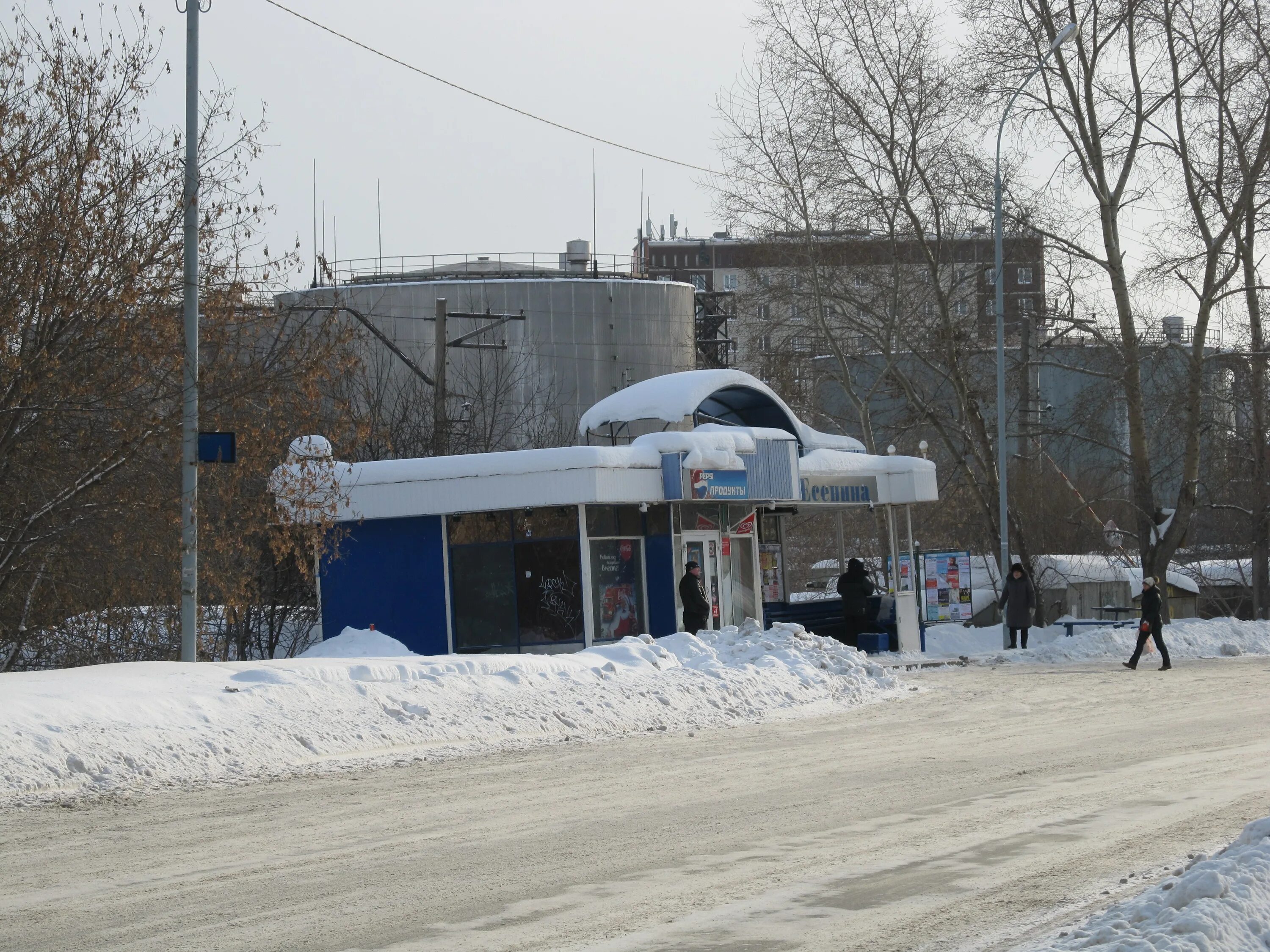 Остановка синий. Остановка Есенина Саранск. Остановка бульвар Есенина Екатеринбург. Есенина 10 Саранск. Остановка Есенина Нижний Новгород.