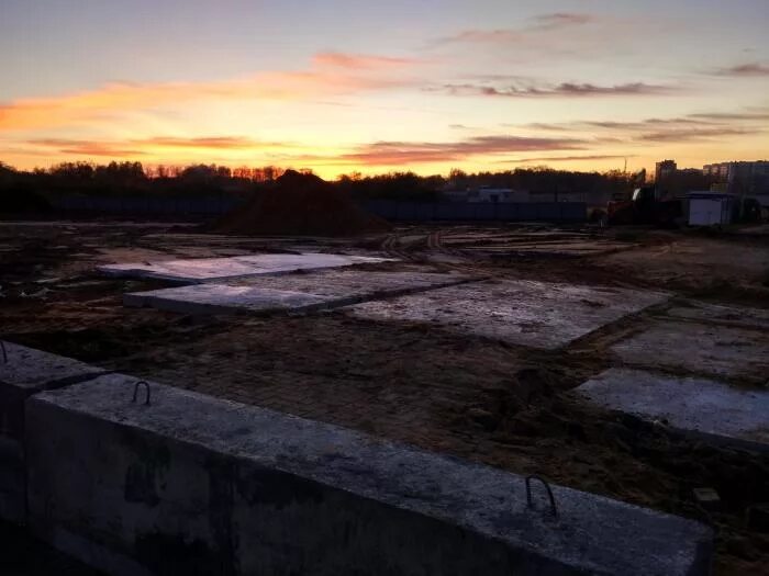 Заброшенный пустырь. Заброшенный город-призрак россии - кадыкчан. Бетонные пустыри. Заброшенный пустырь. Заброшенные места.