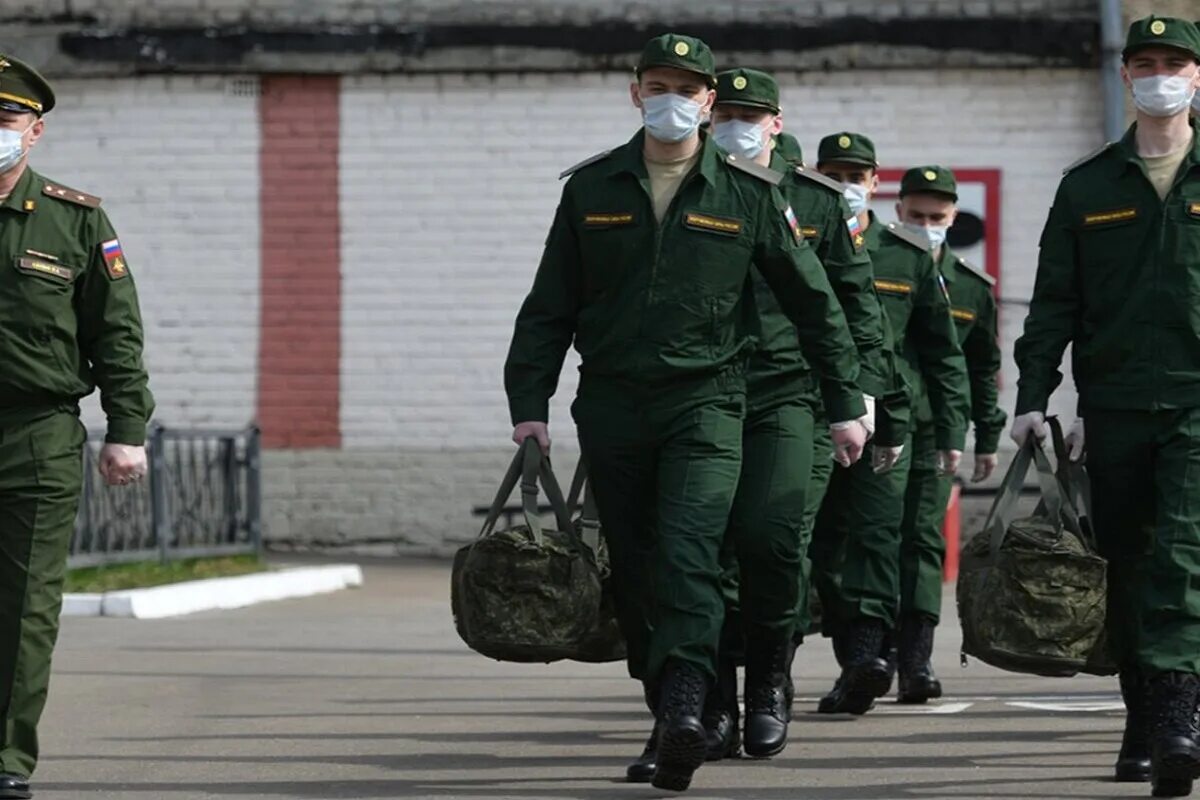 Солдаты в армии. Стартовала весенняя призывная кампания 2023 года. Военная служба. Призывники. Призывники срочники 2022.