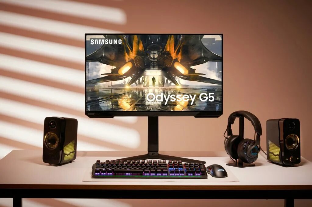 Мониторы odyssey. Монитор самсунг Одиссей g5. Samsung Odyssey g5 27. Samsung Odyssey g5 27 144 Гц. Самсунг монитор Одиссей гейминга.