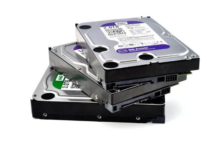 Hdd 2. грубый много. женщины бегут толпой. грубый много. стопка жестких дисков.