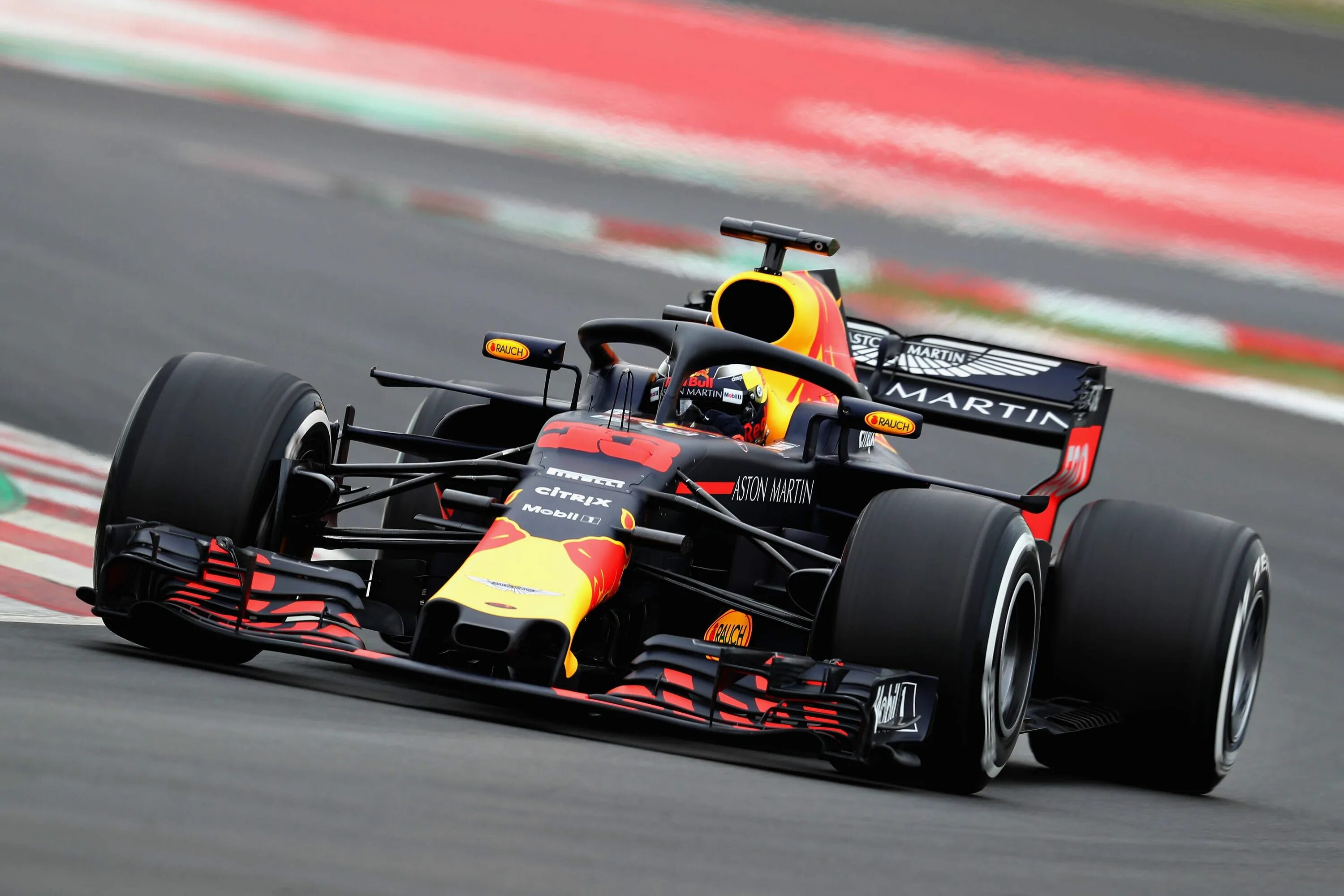 Формула 1 класса. Формула 1 макс ферстаппен болид. макс ферстаппен 2025 болид. red bull f1 2025. формула 1 ред булл болид ферстаппен.
