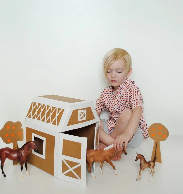 Какую игрушку можно сделать из картона. Игрушки из картонных коробок. детские игрушки из картона. картонные игрушки для детей. игрушка для ребенка из картонной коробки.