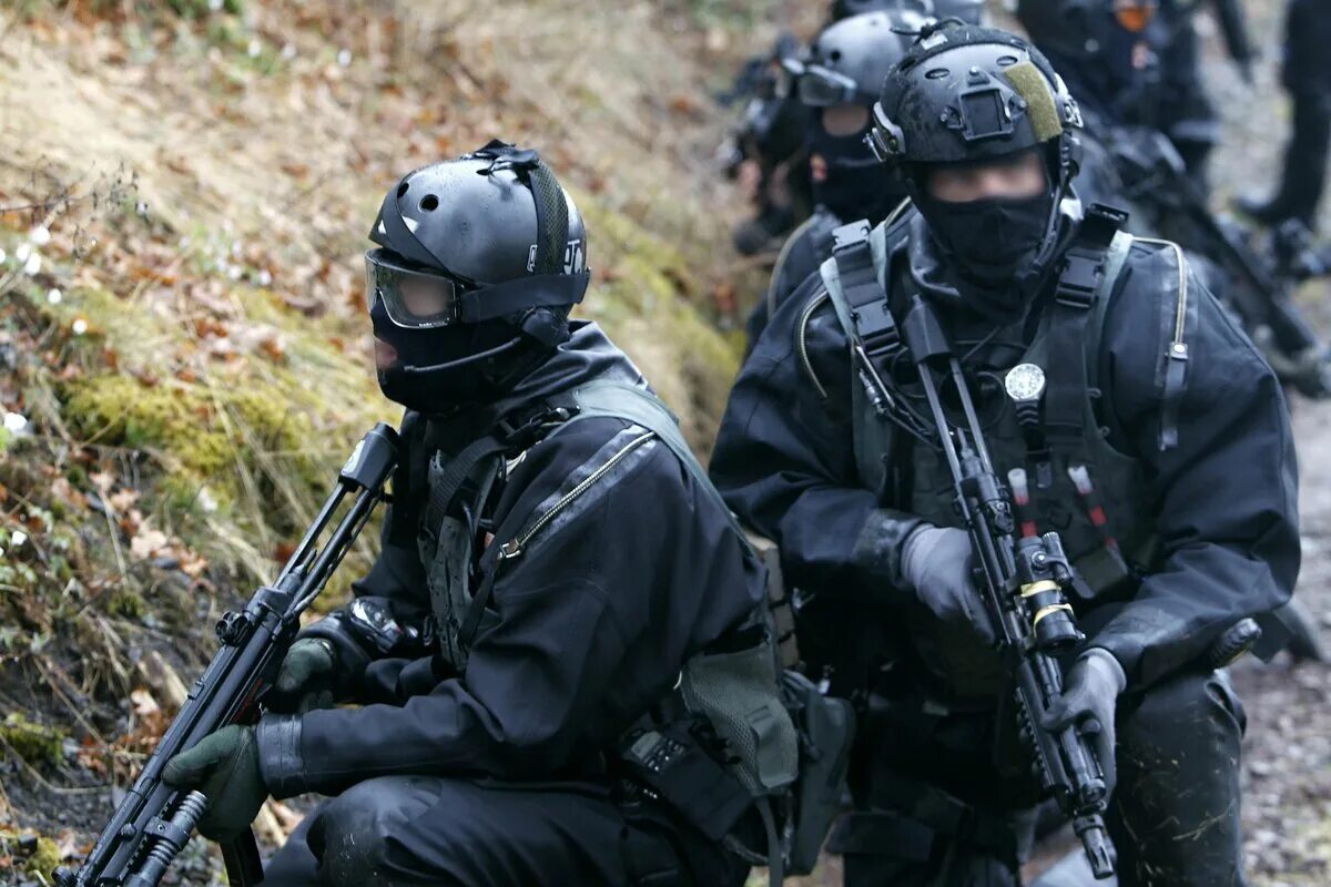 4 спецназовцы. Норвежский спецназ FSK. Отряд FSK Норвегия. ОМОН группа Альфа. Спецотряд Вагнер.