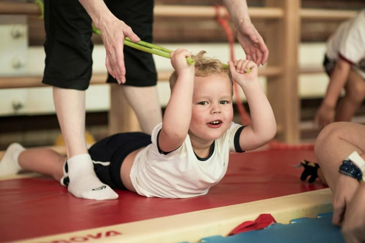 Дошкольное воспитание 7. Физкультура для малышей. Спортивные занятия для детей. Занятия ЛФК для детей. Оздоровительная физкультура для детей.