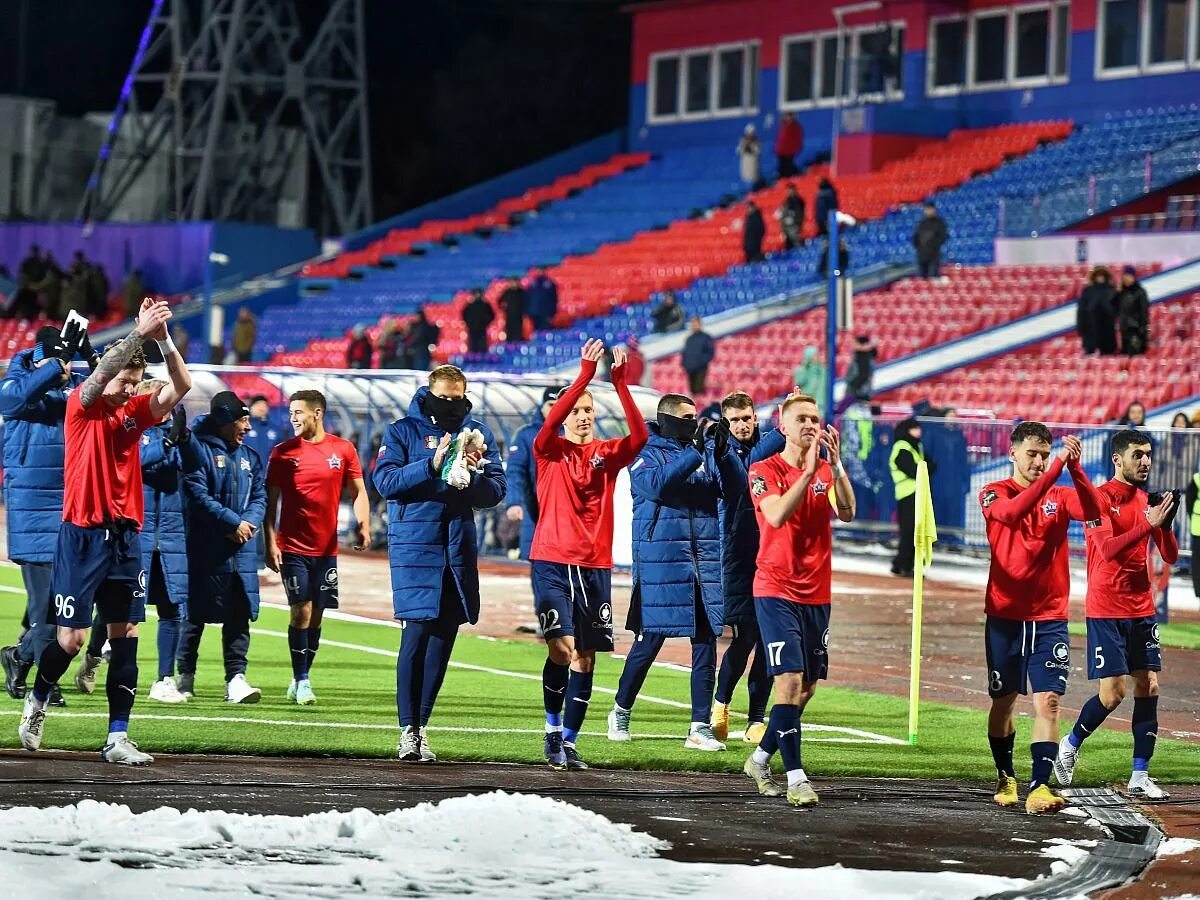 Ска хабаровск гостевая болельщиков. СКА Хабаровск. ФК СКА Хабаровск. Мартусевич СКА Хабаровск. Юра Бавин СКА Хабаровск.