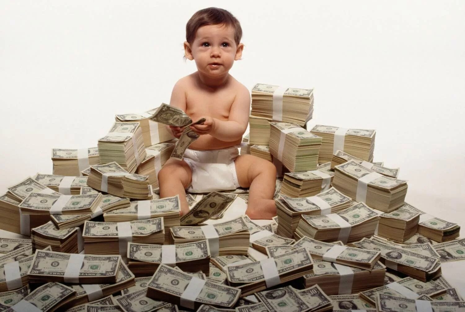 Реклама бабло. Ребенок с кучей денег. Деньги картинки. Доллар для детей. Куча денег.