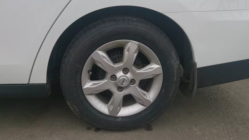 Nissan almera g15 диски r17. Ниссан g15 резина. Nissan almera g15 диски штатные. Тиида 185 65 15. 195 65 r15 almera g15.
