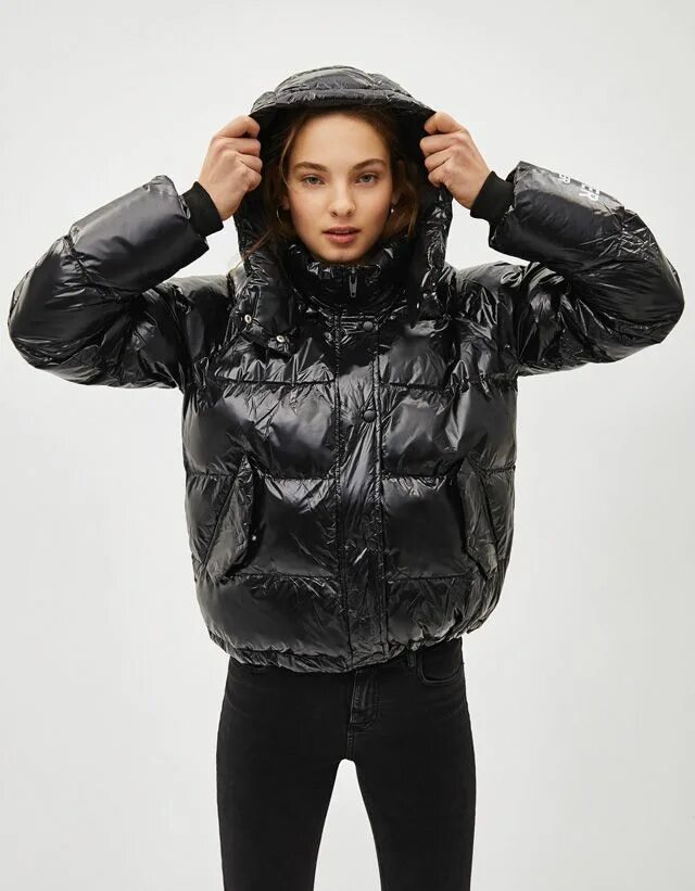 Куртка Bershka Puffer. Bershka Puffer куртка чёрная женская. Куртка бершка женская черная. Куртка бершка женская черная короткая. Глянцевые куртки женские