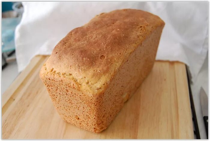 Опавший хлеб. Опал хлеб в хлебопечка. Хлеб с рваной корочкой. Белый ноздреватый хлеб в хлебопечке. Проваливается хлеб в хлебопечке.