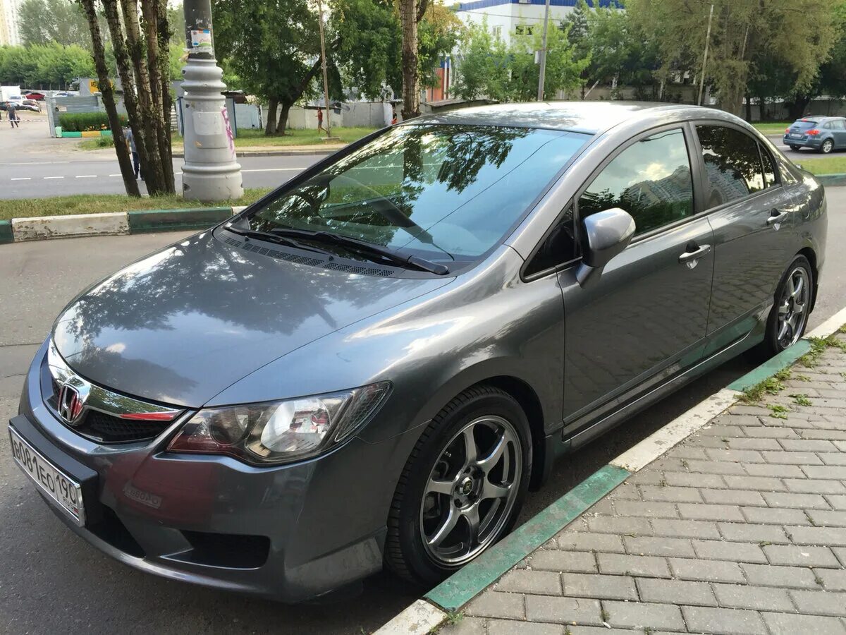 Хонда цивик серая. Серая «хонда-125». Honda civic 2010 серый. Honda civic серый. Хонда цивик 2008 седан серый.