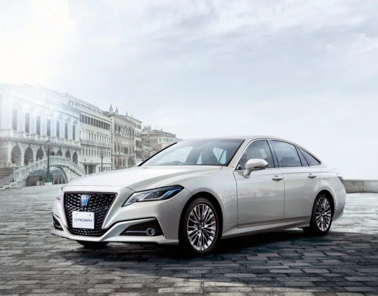 Новый toyota crown. Тойота кроун гибрид 2020. Тойота краун 2018 года. Новый toyota crown. Новый toyota crown.