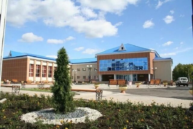 Аллея в азнакаево. Азнакаево татарстан. Город азнакаево республика татарстан. Фонтан азнакаево. Город азнакаево республика татарстан.