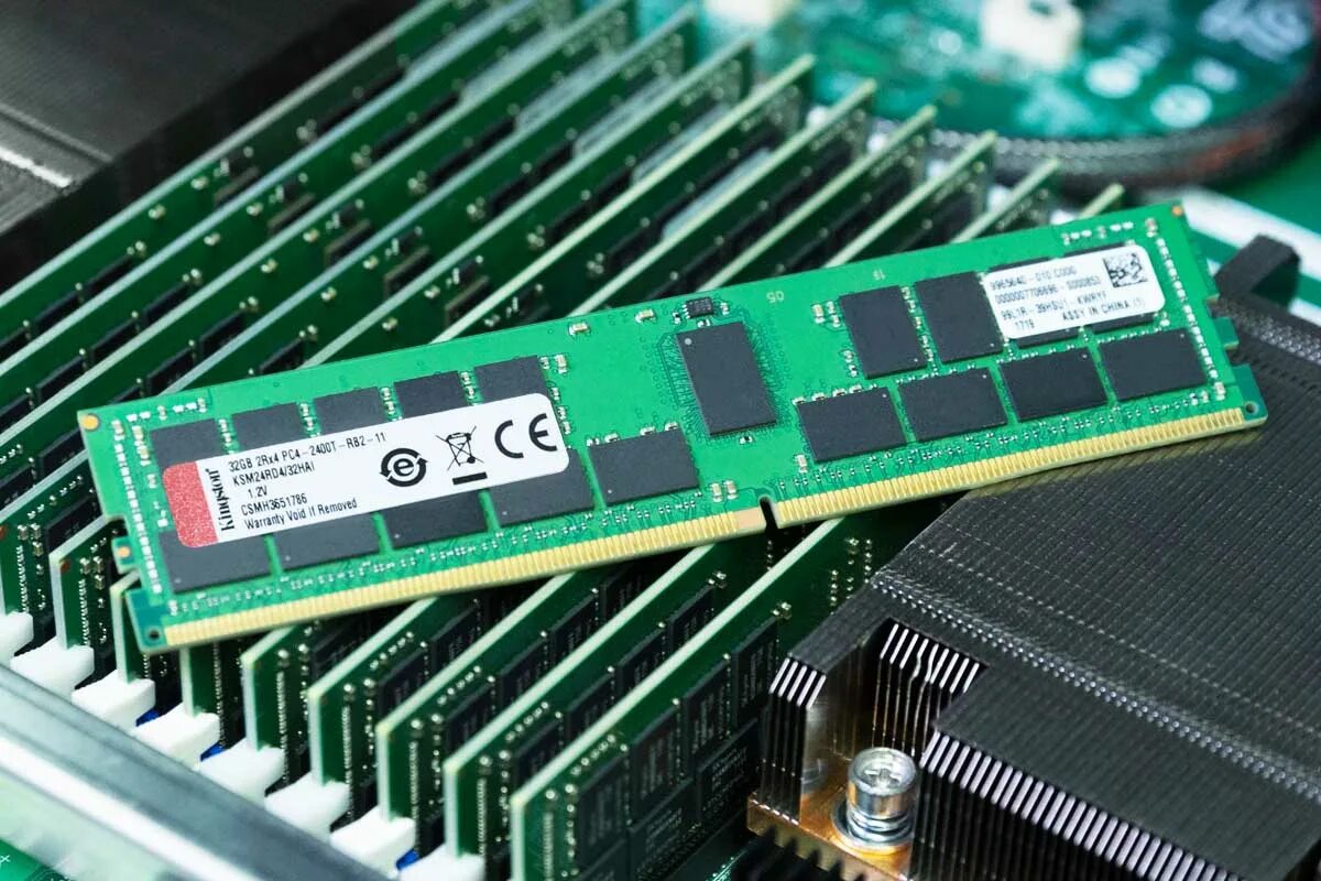 2 разные оперативной памяти. Серверная Оперативная память ddr3. Оперативная память (Ram). ОЗУ серверная ddr4.