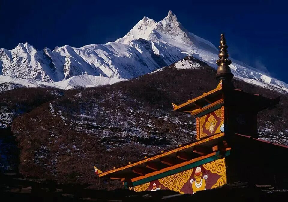 Непал и бутан. Манаслу Непал. Манаслу гора. Пангам Гомпа Гималаи. Тибет Непал бутан Гималаи.