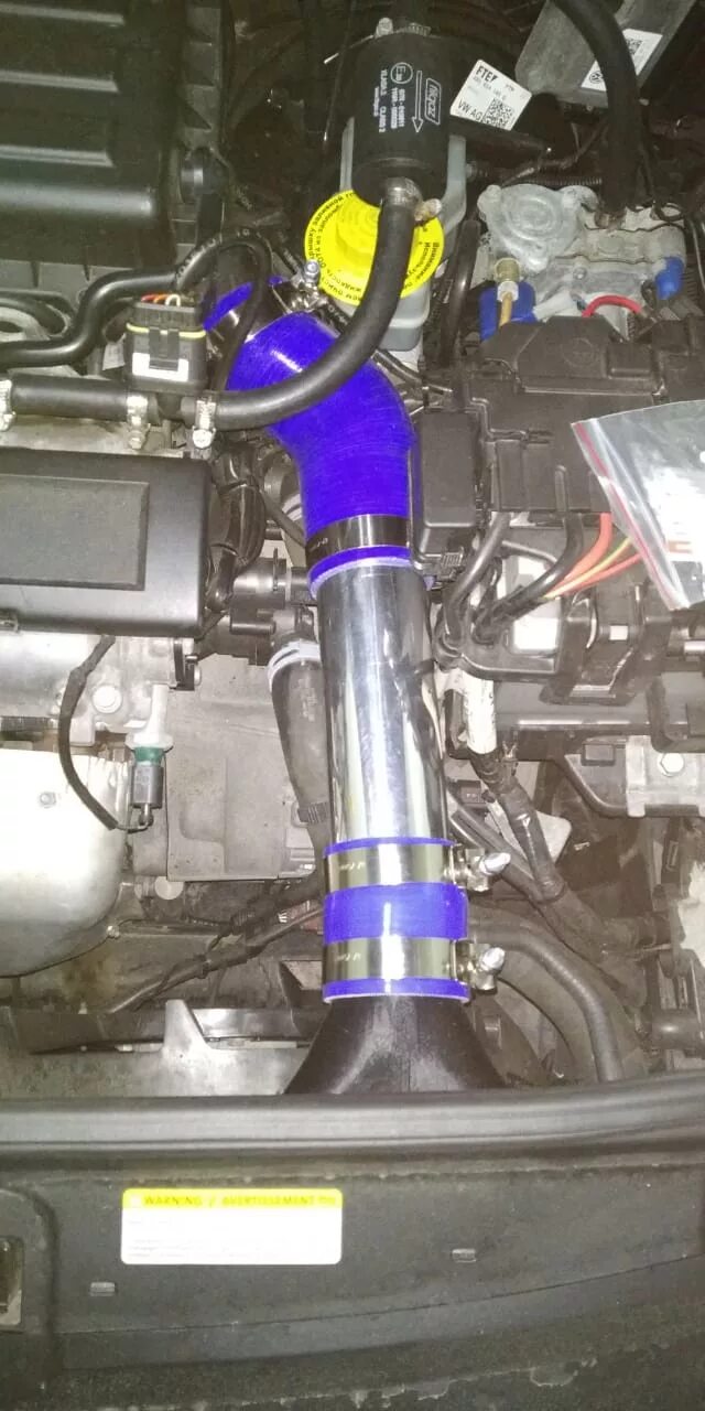 Холодный впуск поло 1. Холодный впуск для vw polo sedan 1,6. Нулевик 1. 4 tsi caxa. Холодный впуск поло седан.