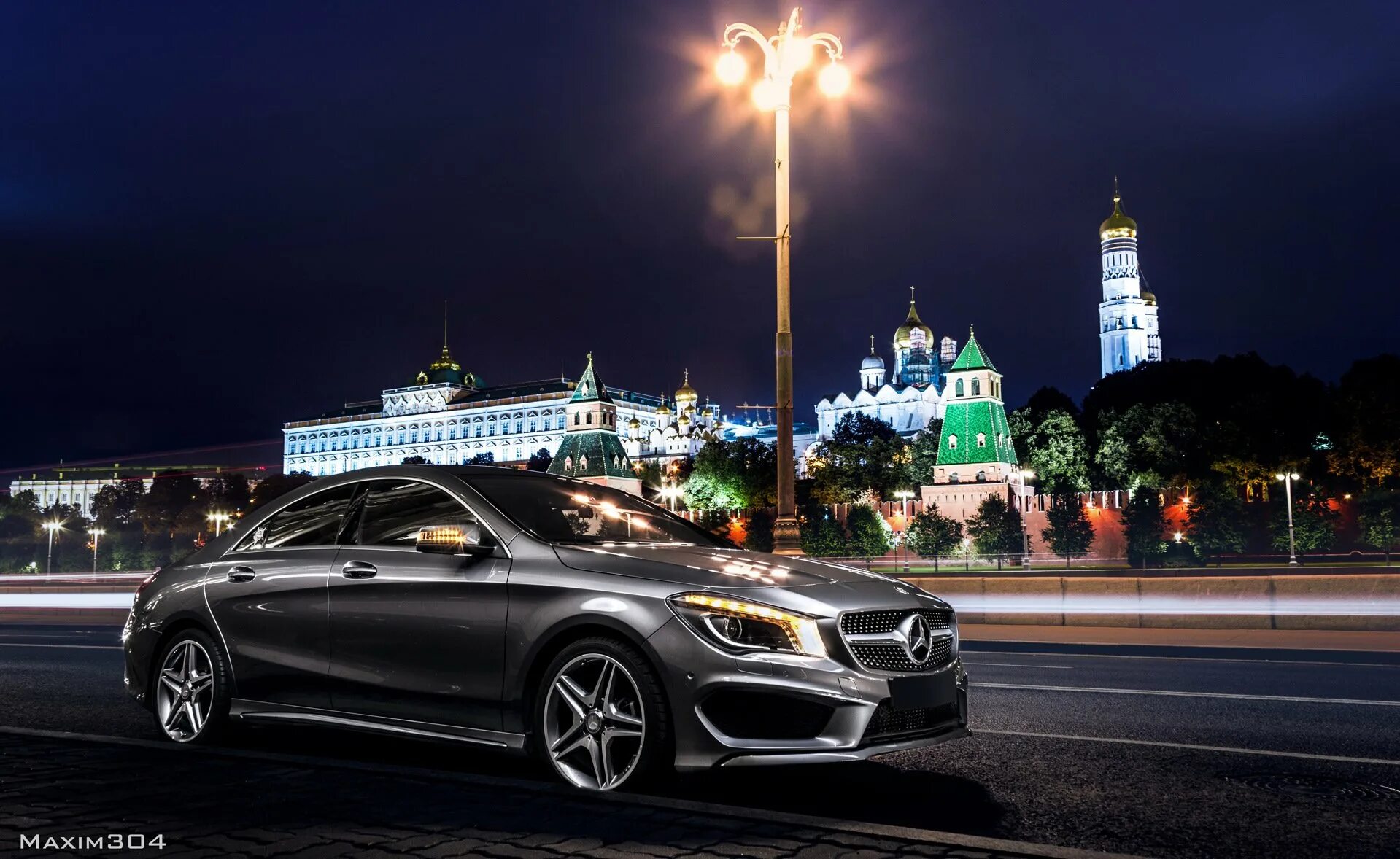 Mercedes Benz с63 AMG белая в ночном городе. CLA 63 AMG Москва. Mercedes w222 4k. Мерс е63 ночью в Москве. Мерседес s москва