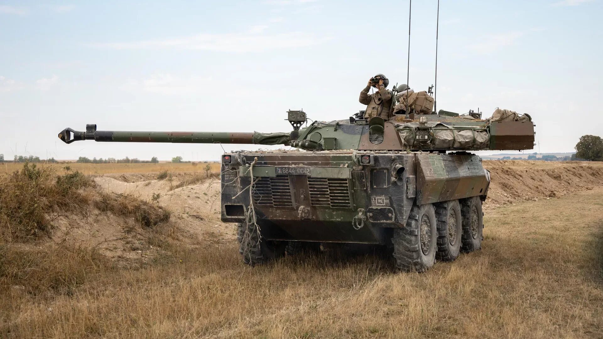 Amx 10rc. Amx-10rc колесный танк. amx-10rc французский. бронеавтомобили amx-10rc. колесные танки amx-10 rc.