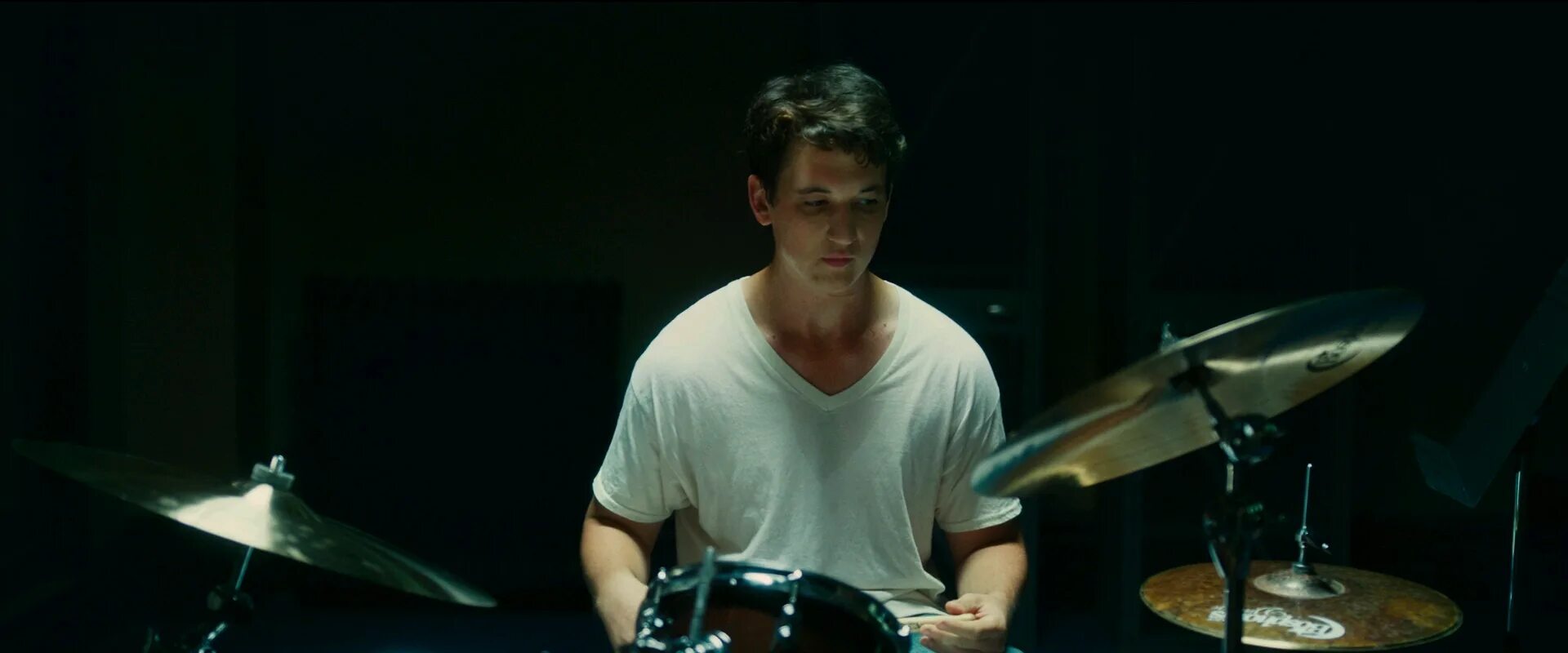 Майлз теллер одержимость. Майлз теллер одержимость. Фильм про барабанщика одержимость. Одержимость 4. Одержимость про барабанщика.