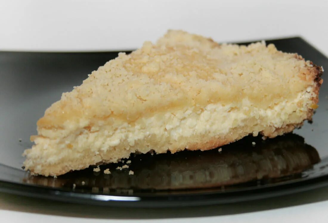 Манник на сметане. Сметанник манник. Пирог с творогом без духовки рецепт. Пирог с творогом без духовки рецепт. Пирог из песочного теста с творогом.