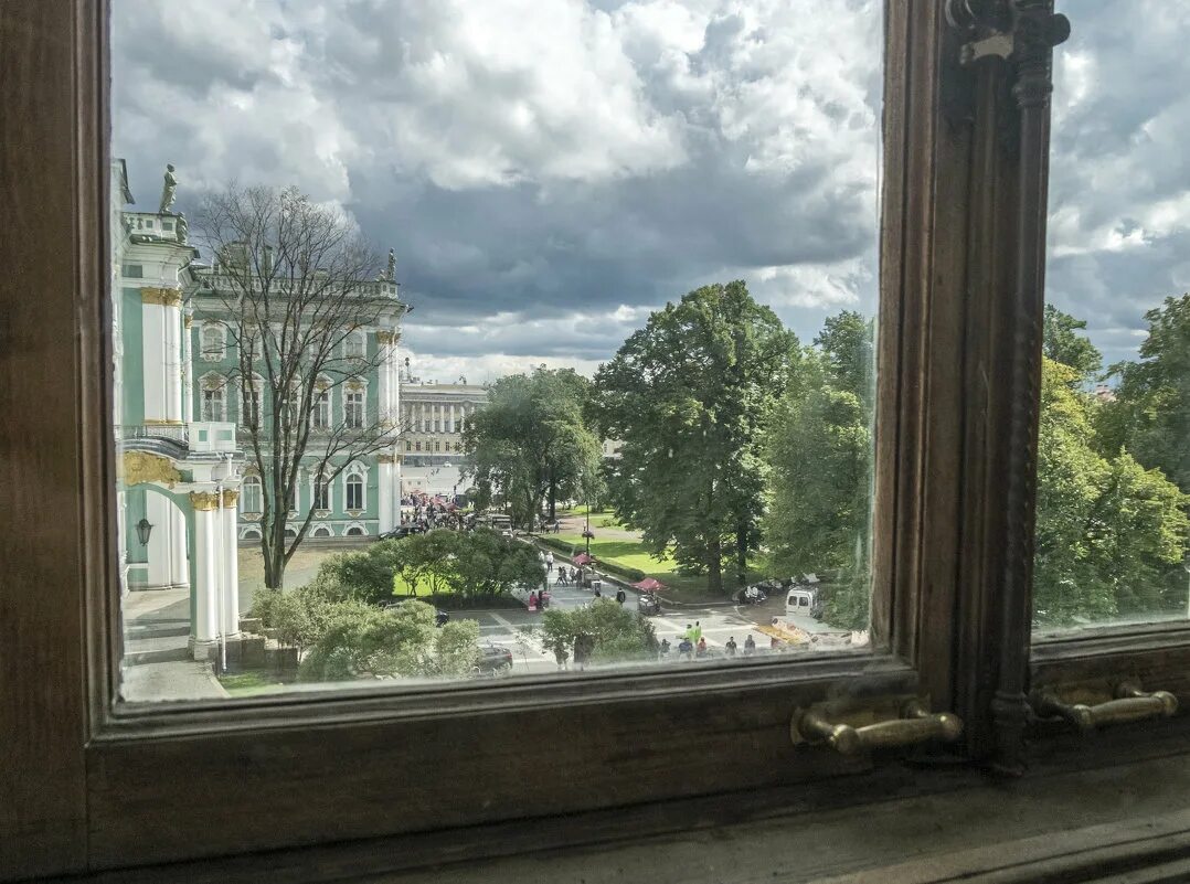 Вид из окна. Петербург вид из окна. Виды окон. Вид из окна на парк.