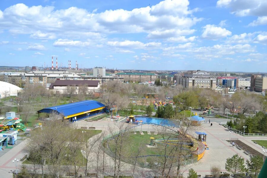 Центр г орск. Парк цпкио орск. парк на комсомольской площади орск. город орск центральный парк. орск комсомольская площадь паок.