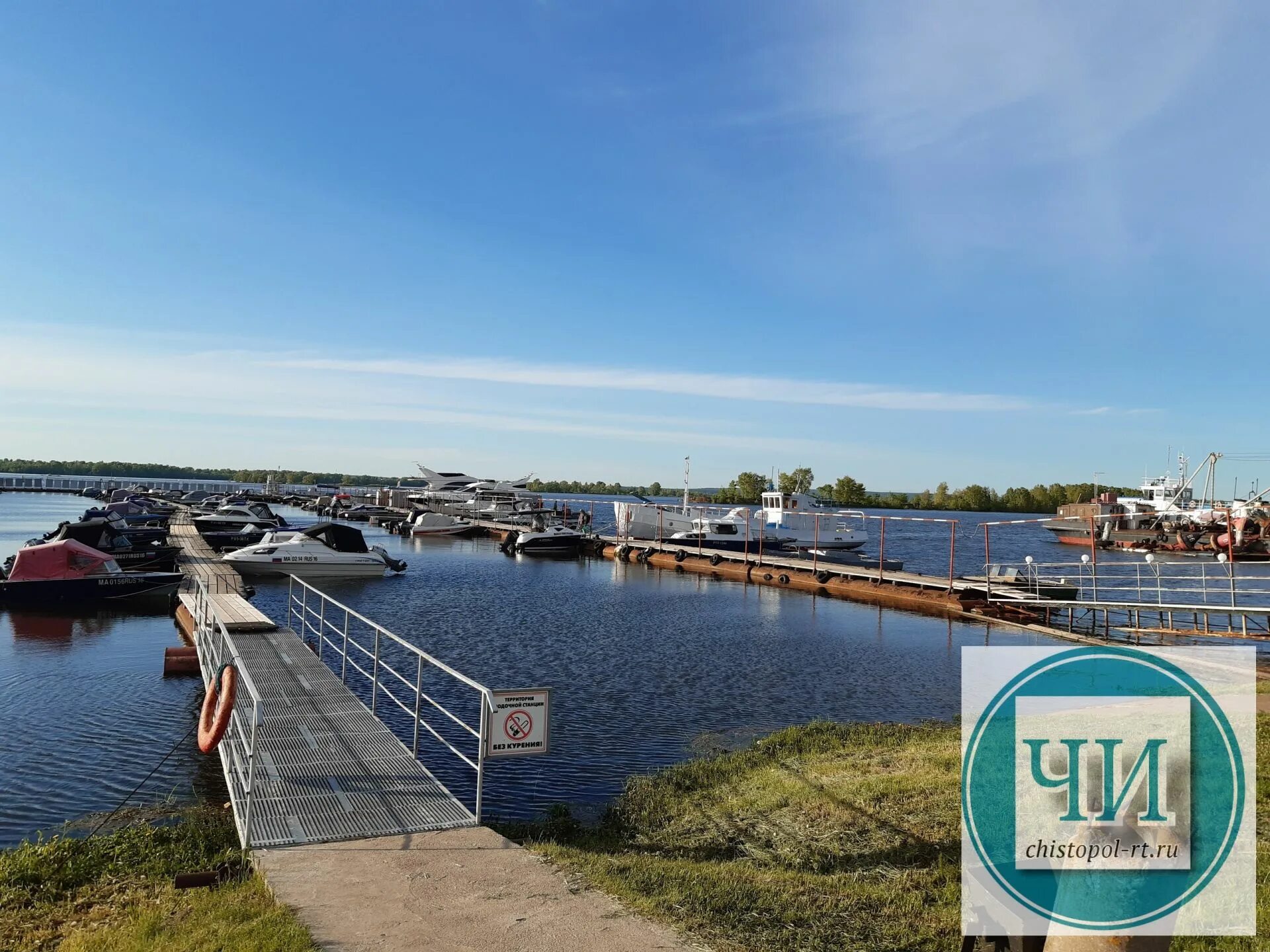 Татарстан чистополь природа. Лодочная станция восток чистополь. Лодочная станция казань. Чистополь кама. Лодочная станция восток чистополь.