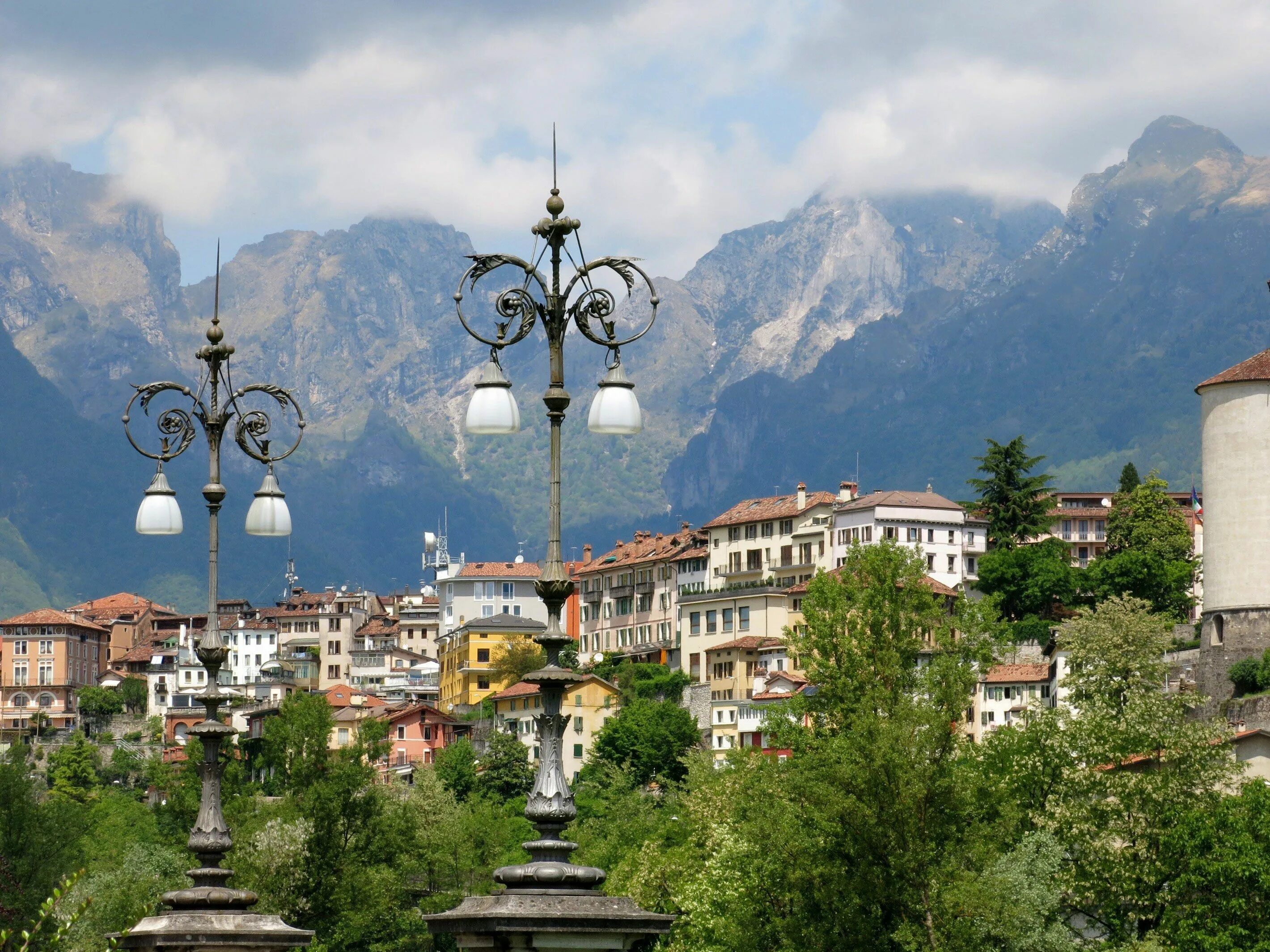 1820434b belluno. Беллуно венето. Беллуно город в италии. Беллуно город в италии. Город фельтре италия.