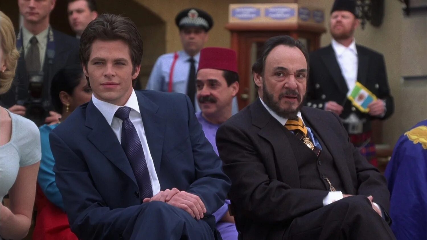 лорд николас дневники принцессы. фильм "дневники принцессы_2" - толстяк луи. джули эндрюс в фильме дневники принцессы 2. девушка королева школы. крис пайн дневники принцессы 2.