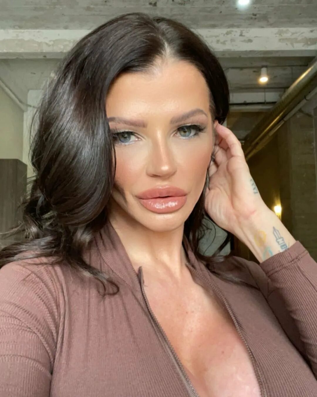 Джослин джейн. Джослин джейн. Joslyn jane stars. Joslyn джейн police. Джослин джейн.