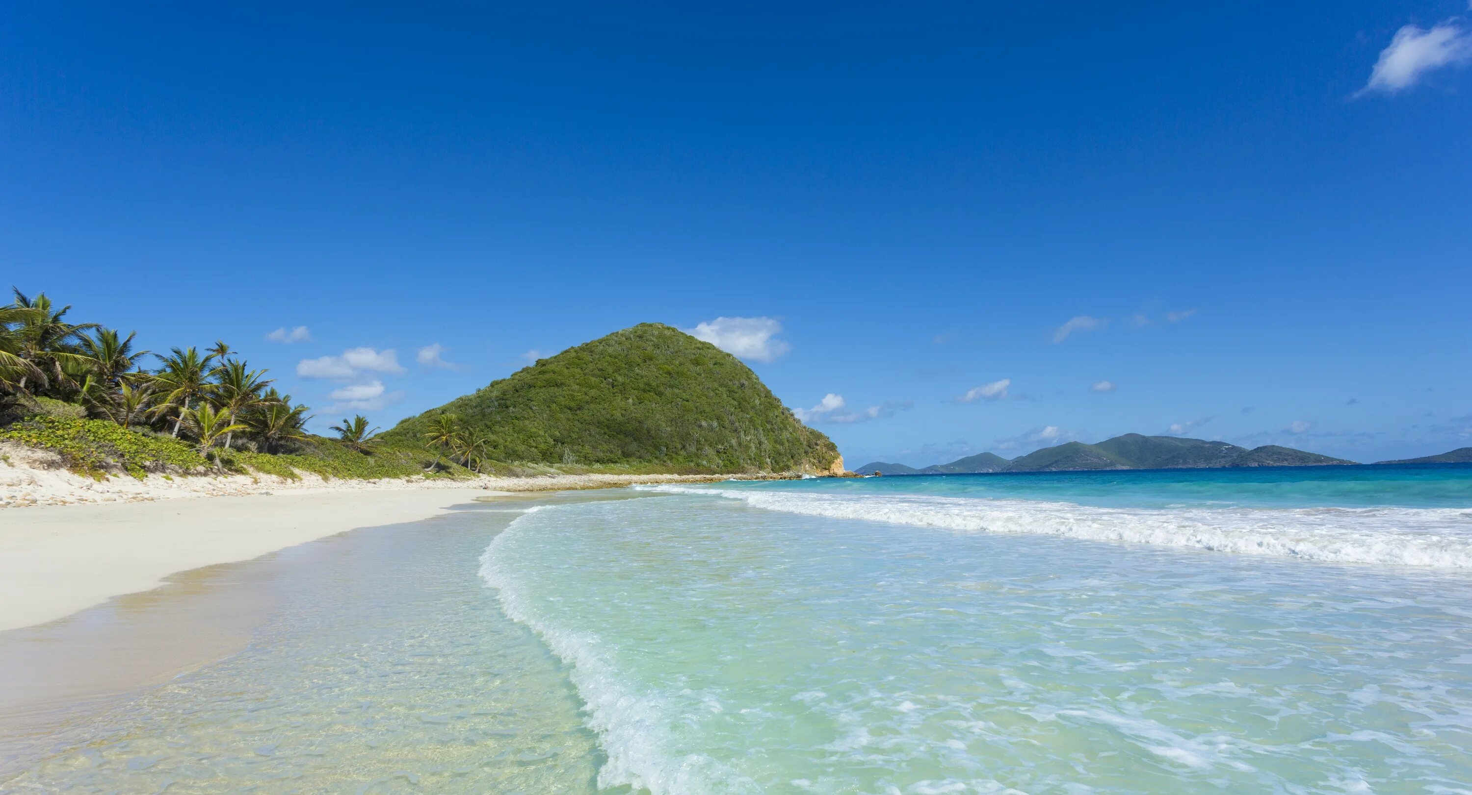 File:Trunk Bay Beach 1.jpg - Wikimedia Commons
