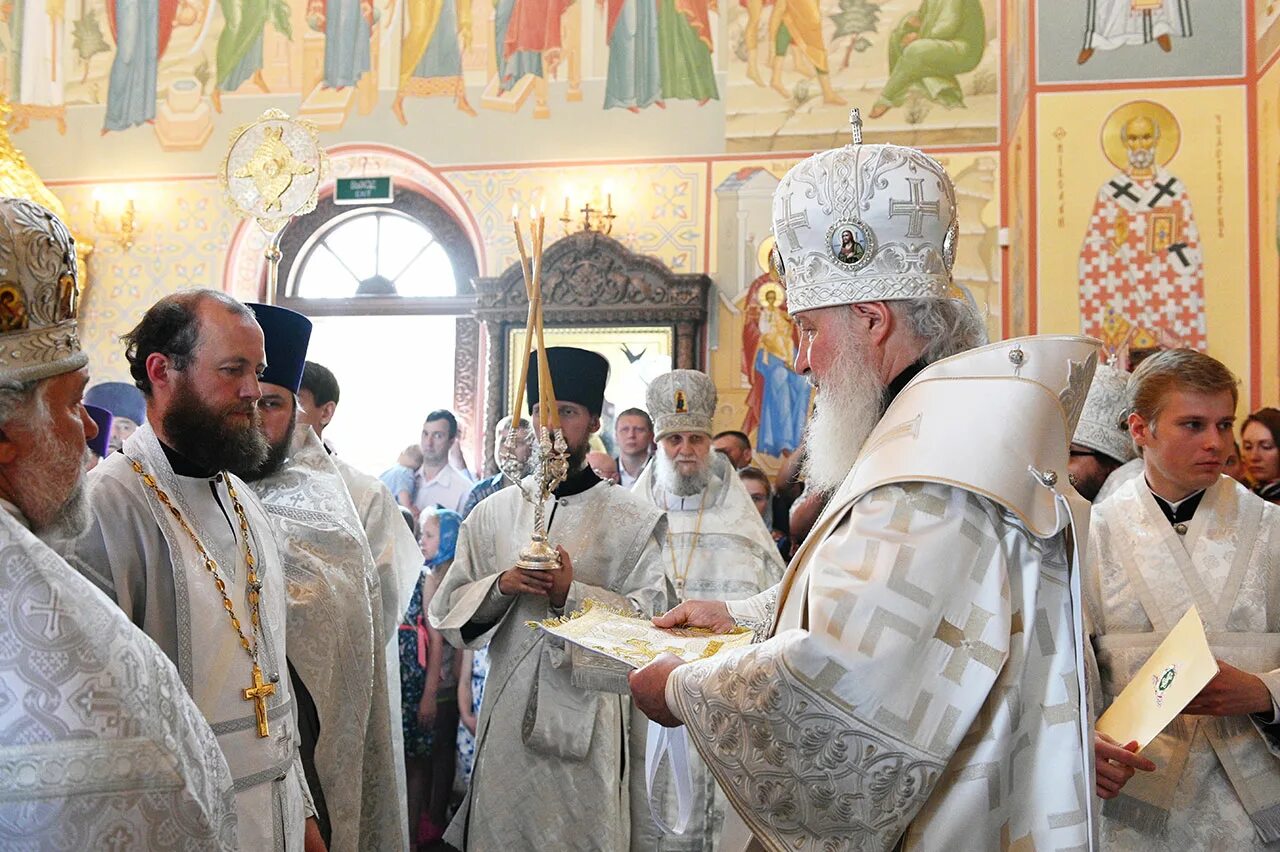 Храм в рублево расписание служб. Храм в рублево неувядаемый цвет. храм неувядаемый цвет в рублёво настоятель. храм иконы неувядаемый цвет в рублево. настоятель храма неувядаемый цвет.