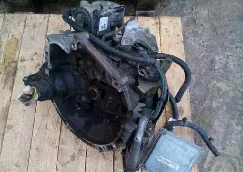 Пежо робот. Коробка робот ситроен с3 пикассо. Коробка робот ситроен с3. Датчик акпп робот ситроен с4 пикассо. Датчик акпп робот ситроен с4 пикассо.